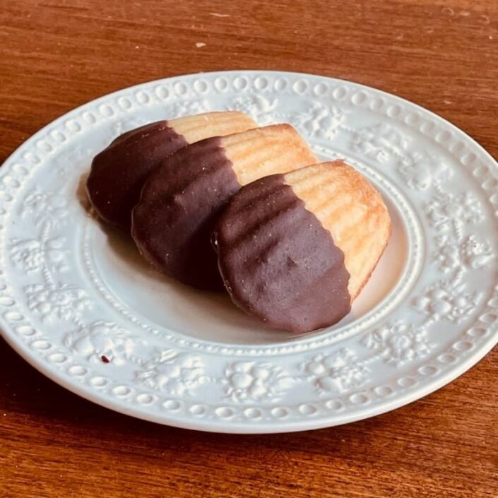 Lemon Vanilla Madeleines